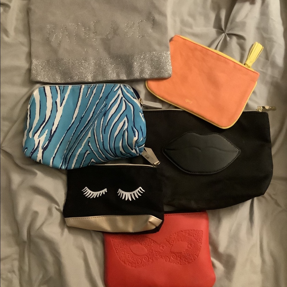 Bundle of cosmetic bags